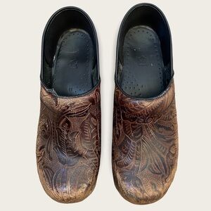 Dansko 41 professional clogs slip on shoes weathered tooled brown shoe